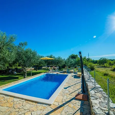 Vila Klara Villa *